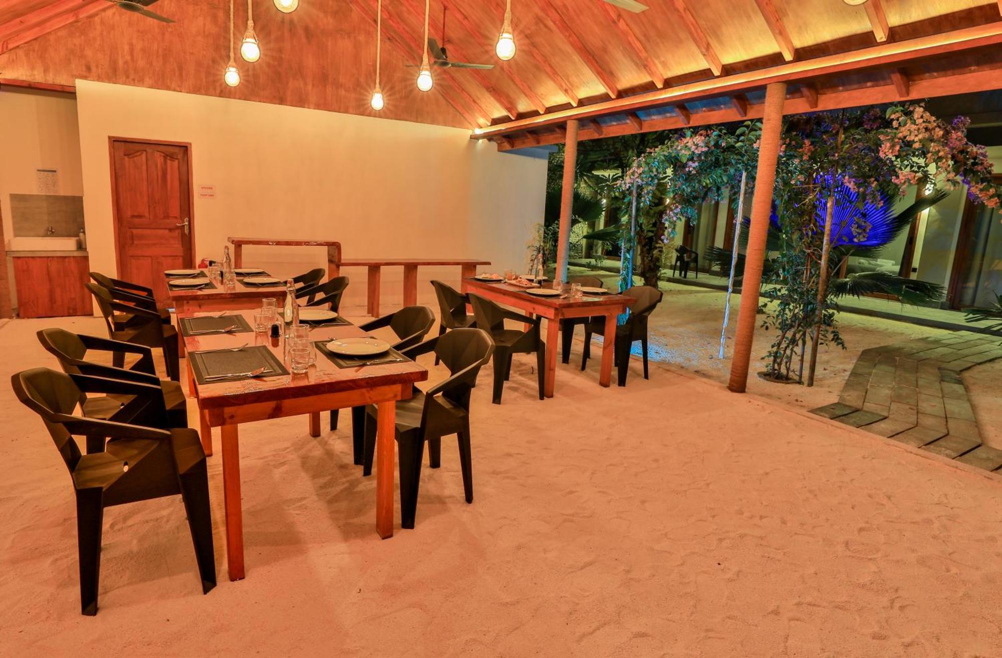 ホテル Sunny Breeze View Hangnaameedhoo エクステリア 写真
