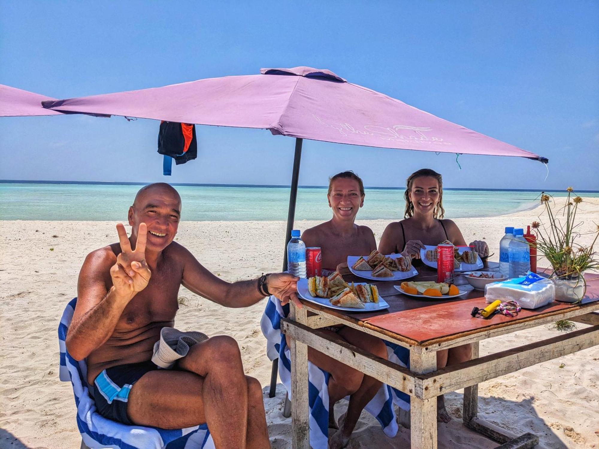 ホテル Sunny Breeze View Hangnaameedhoo エクステリア 写真